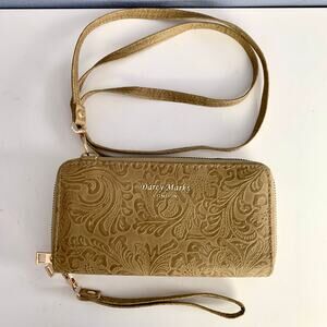 NWOT Darcy Marks London Tan Embossed Crossbody Wristlet Wallet